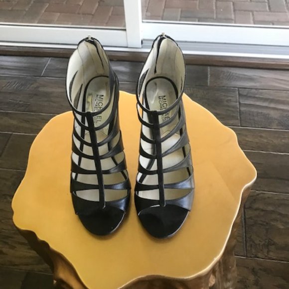 Michael Kors strappy peep toe heels - Picture 3 of 4